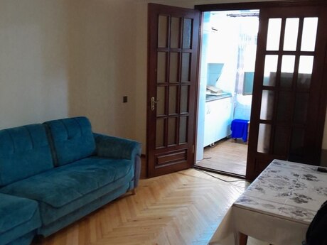 Binəqədidə 2 otaqlı köhnə tikili mənzil satılır, 43 m², 128 000 AZN, şəkil 2 / 12