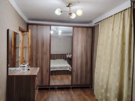 Azadlıq Prospektidə 2 otaqlı köhnə tikili mənzil kirayə verilir, 50 m², 500 AZN/ay, şəkil 2 / 9