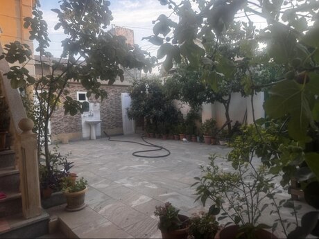 7-комн. · 240 m², Yasamal