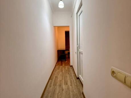 28 Mayda 3 otaqlı köhnə tikili mənzil kirayə verilir, 101 m², 800 AZN/ay, şəkil 5 / 12