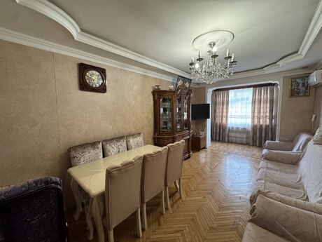 Xalqlar Dostluğunda 2 otaqlı köhnə tikili mənzil satılır, 55 m², 148 000 AZN, şəkil 2 / 12