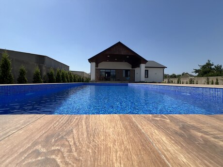 4 otaq · 140 m², Albalılıq