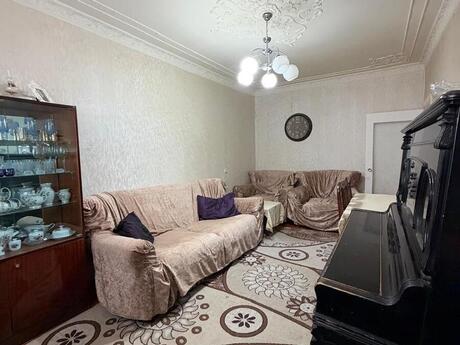Əhmədlidə 3 otaqlı köhnə tikili mənzil satılır, 80 m², 202 000 AZN, şəkil 2 / 12