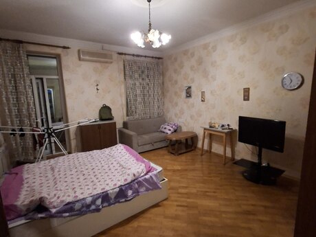 İçəri Şəhərdə 1 otaqlı köhnə tikili mənzil satılır, 40 m², 175 000 AZN, şəkil 2 / 7