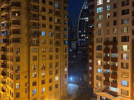 2-комн. · 70 m² · 9/17 этаж, Elmlər Akademiyası