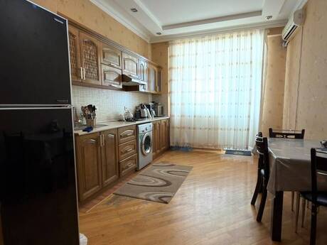Nərimanovda 3 otaqlı yeni tikili mənzil kirayə verilir, 110 m², 800 AZN/ay, şəkil 2 / 8