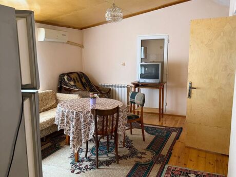 Elan №6551384 - Bakı, Qaraçuxur q., 3 otaqlı, 75 m²