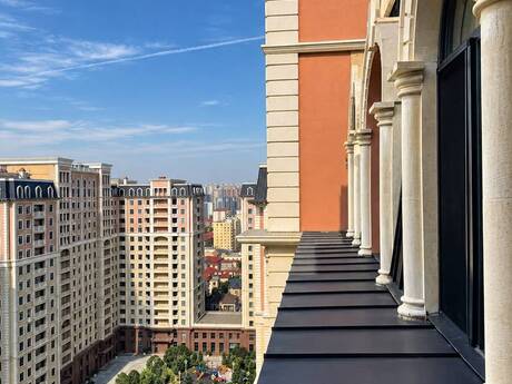 Renessans Palace kompleksində 3 otaqlı yeni tikili mənzil satılır, 136 m², 485 000 AZN, şəkil 2 / 9