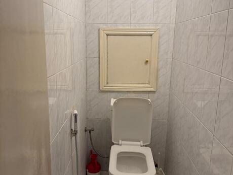 8-ci mikrorayonda 3 otaqlı köhnə tikili mənzil kirayə verilir, 85 m², 700 AZN/ay, şəkil 5 / 9