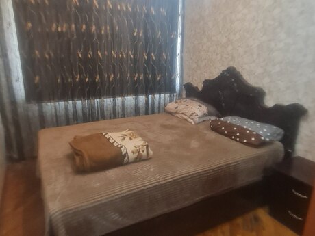 28 Mayda 2 otaqlı köhnə tikili mənzil kirayə verilir, 60 m², 700 AZN/ay, şəkil 2 / 4