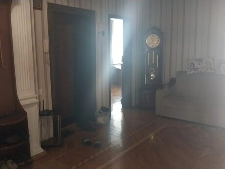 8-ci mikrorayonda 4 otaqlı köhnə tikili mənzil satılır, 170 m², 240 000 AZN, şəkil 3 / 9