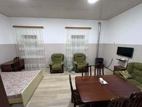 28 Mayda 1 otaqlı köhnə tikili mənzil kirayə verilir, 40 m², 500 AZN/ay, şəkil 2 / 11