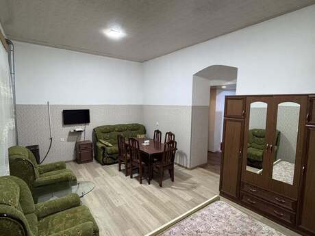 Elan №6551814 - Bakı, 28 May m., 1 otaqlı, 40 m², 1/1 mərtəbə