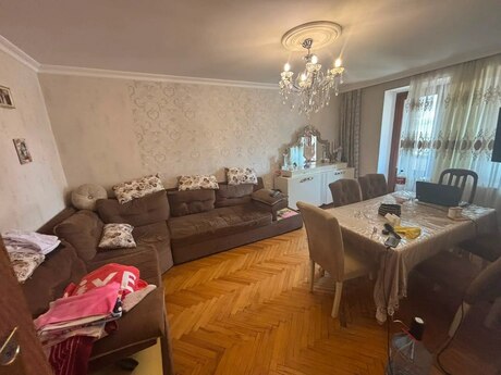 Gənclikdə 3 otaqlı köhnə tikili mənzil satılır, 60,9 m², 168 000 AZN, şəkil 2 / 9