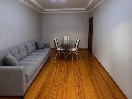 Qara Qarayevdə 2 otaqlı köhnə tikili mənzil kirayə verilir, 65 m², 700 AZN/ay, şəkil 2 / 9