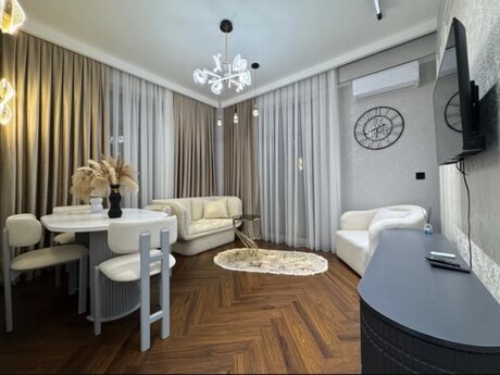 2 otaq · 65 m² · 3/18 mərtəbə, 28 May