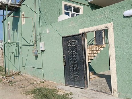 3 otaq · 140 m², Binə