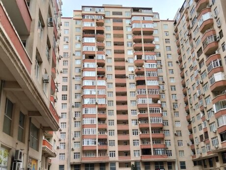 2 otaq · 103 m² · 8/18 mərtəbə, Neftçilər