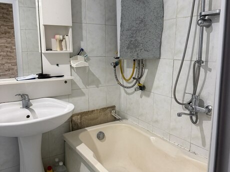 Nizamidə 3 otaqlı köhnə tikili mənzil satılır, 65 m², 185 000 AZN, şəkil 2 / 12