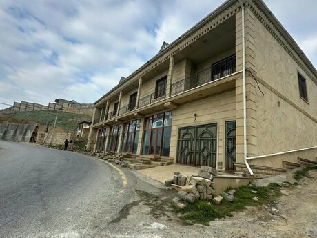 Badamdarda 7 otaqlı həyət evi satılır, 300 m², 599 000 AZN, şəkil 2 / 12