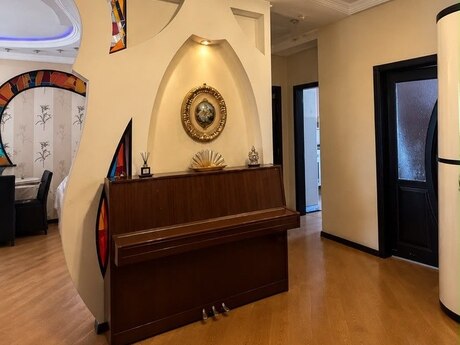 Xətaidə 3 otaqlı yeni tikili mənzil satılır, 135 m², 375 000 AZN, şəkil 2 / 9