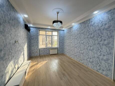 Qara Qarayevdə 3 otaqlı köhnə tikili mənzil satılır, 50 m², 147 000 AZN, şəkil 2 / 9