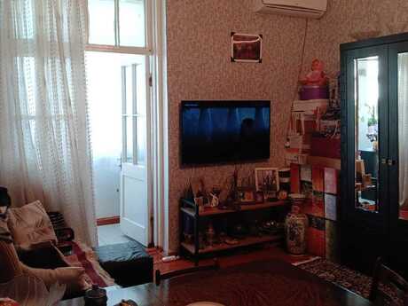 Qara Qarayevdə 2 otaqlı köhnə tikili mənzil satılır, 60 m², 155 000 AZN, şəkil 2 / 10