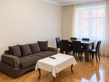 3 otaqlı mənzil, 130 m², 20 Yanvar, 850 AZN