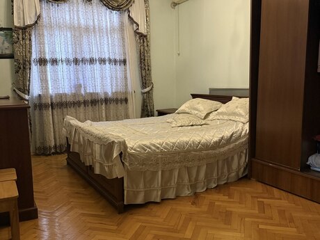 Memar Əcəmidə 3 otaqlı köhnə tikili mənzil satılır, 65 m², 192 000 AZN, şəkil 2 / 12