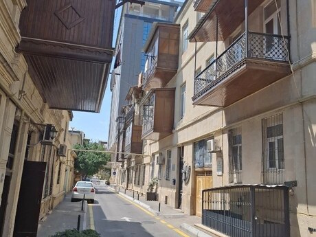 Elan №6552350 - Bakı, Sahil m., 3 otaqlı, 130 m², 2/3 mərtəbə