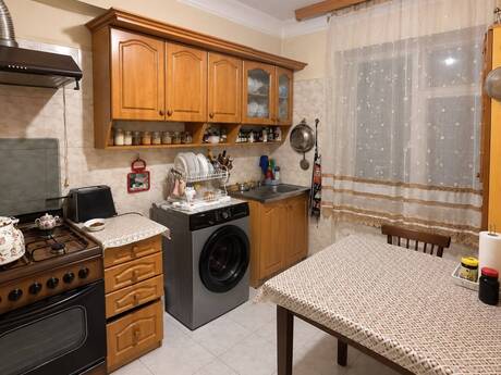 3 otaq · 90 m² · 1/9 mərtəbə, Elmlər Akademiyası