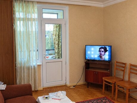 Elan №6552477 - Bakı, Xətai r., 2 otaqlı, 45 m², 2/5 mərtəbə