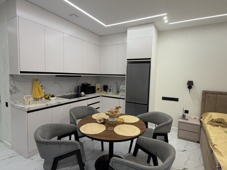 1-room new-build apartment for rent in Nardaran, 60 m², 700 AZN/mo, photo 2 / 12
