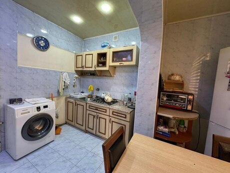Продаётся 4-комнатная квартира в старом фонде, Şah İsmayıl Xətai, 113 м², 283 000 AZN, фото 2 / 12
