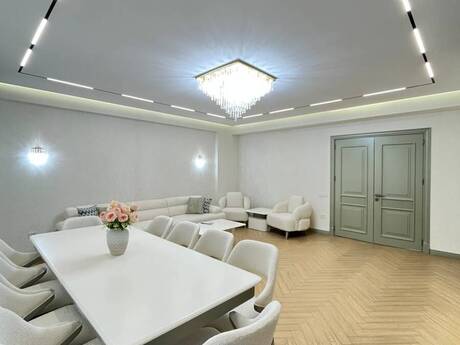 28 Mayda 4 otaqlı yeni tikili mənzil satılır, 186 m², 780 000 AZN, şəkil 4 / 12