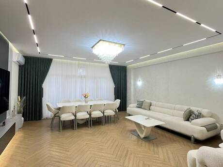 28 Mayda 4 otaqlı yeni tikili mənzil satılır, 186 m², 780 000 AZN, şəkil 3 / 12