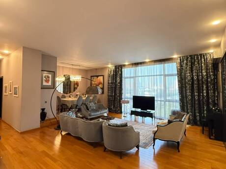 3 otaqlı mənzil, 174 m², 8 Noyabr, 430 000 AZN