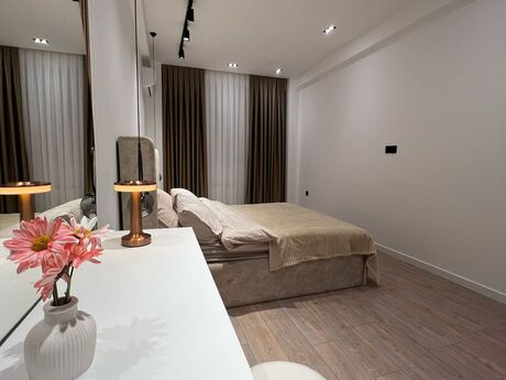 3 otaq · 91 m² · 8/15 mərtəbə, Şah İsmayıl Xətai