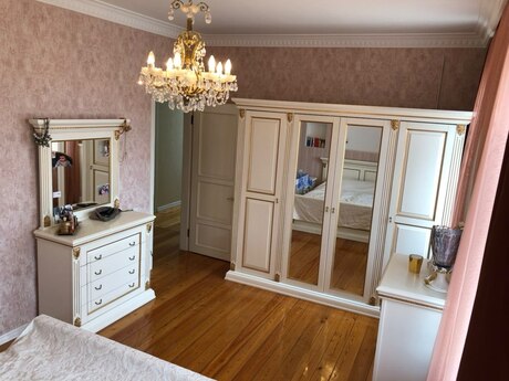 20-ci sahədə 5 otaqlı həyət evi satılır, 340 m², 275 000 AZN, şəkil 5 / 11