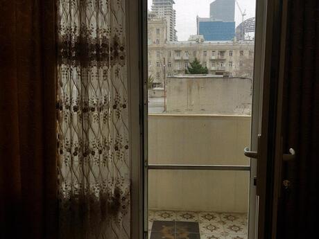 3-room old-build apartment for sale in 28 May, 70 m², 285 000 AZN, photo 5 / 12