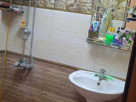 Продаётся 3-комнатная квартира в старом фонде, Bakıxanov, 81 м², 188 000 AZN, фото 2 / 8