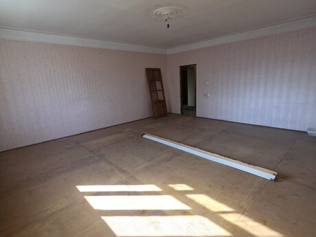 Продаётся 4-комнатная квартира в старом фонде, Bakıxanov, 130 м², 200 000 AZN, фото 3 / 12