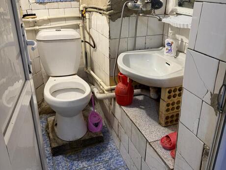 28 Mayda 2 otaqlı köhnə tikili mənzil kirayə verilir, 50 m², 500 AZN/ay, şəkil 2 / 11