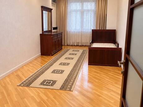 3-room new-build apartment for rent in Elmlər Akademiyası, 140 m², 850 AZN/mo, photo 3 / 7