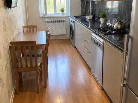 Koroğluda 3 otaqlı köhnə tikili mənzil satılır, 85 m², 250 000 AZN, şəkil 4 / 6