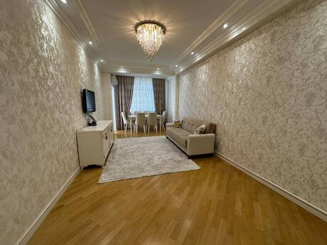 2 otaq · 68 m² · 10/17 mərtəbə, Azadlıq Prospekti