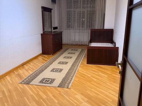 3-room new-build apartment for rent in Elmlər Akademiyası, 140 m², 850 AZN/mo, photo 4 / 9