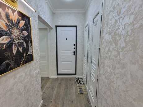 8 Noyabrda 3 otaqlı köhnə tikili mənzil satılır, 72 m², 225 000 AZN, şəkil 2 / 12
