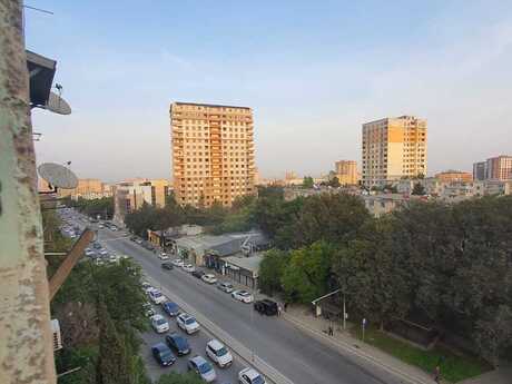 Nəsimidə 3 otaqlı köhnə tikili mənzil satılır, 90 m², 250 000 AZN, şəkil 2 / 12