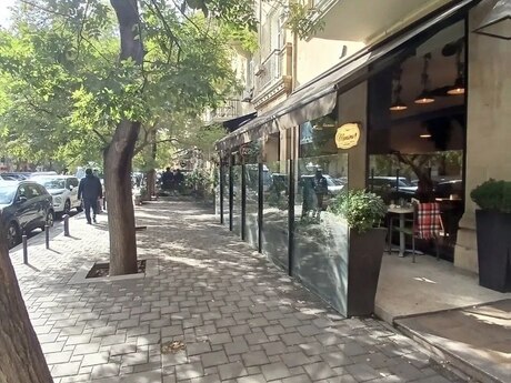 Сдаётся 3-комнатная квартира в старом фонде, 28 May, 80 м², 900 AZN/мес, фото 2 / 11